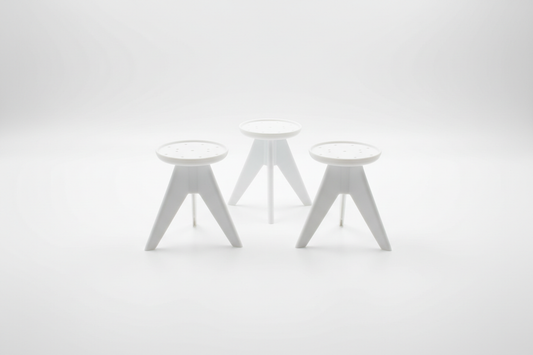 pizza tripods with round base on top for takeaway in studio background